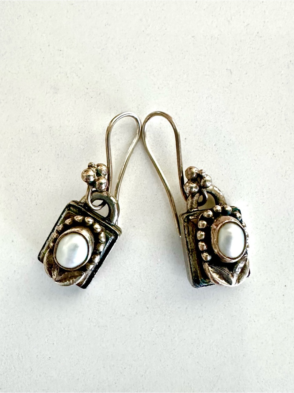 Vintage Metropolitan Museum Pearl Flower Earrings